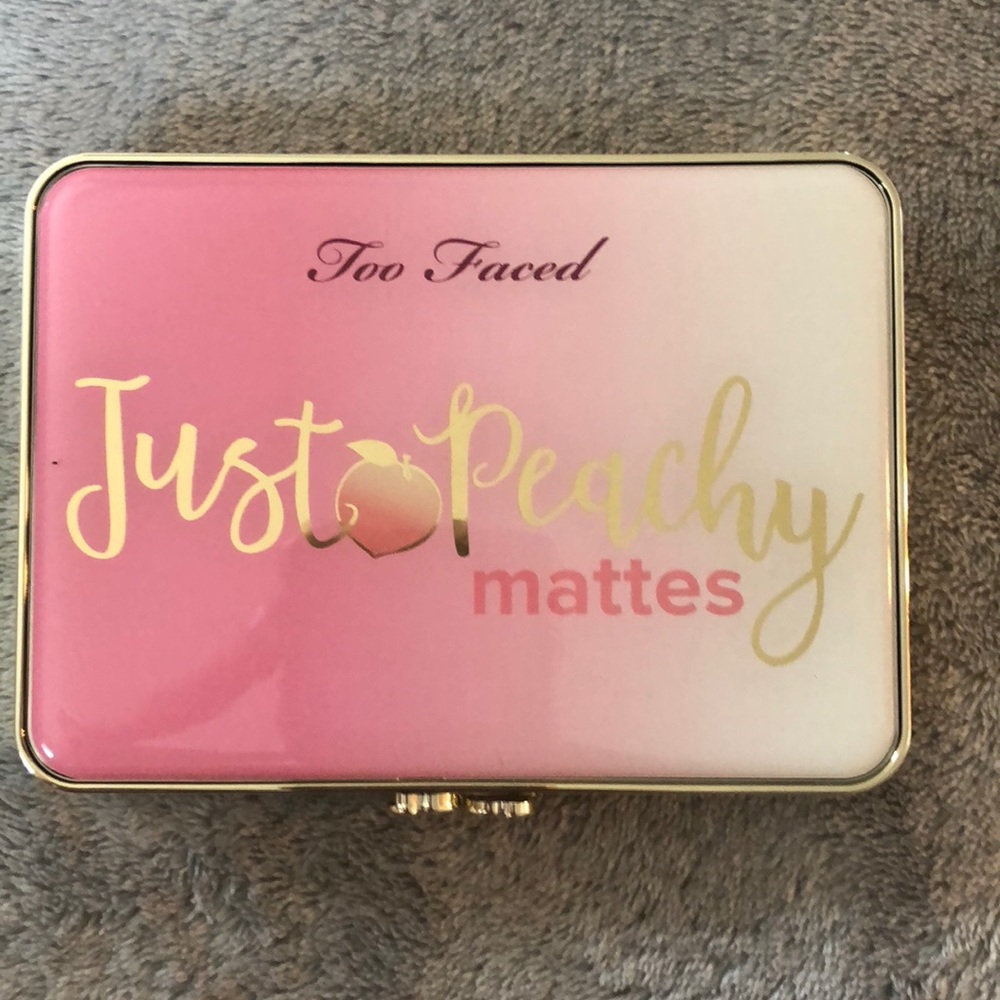 Too faced just peachy mattes
